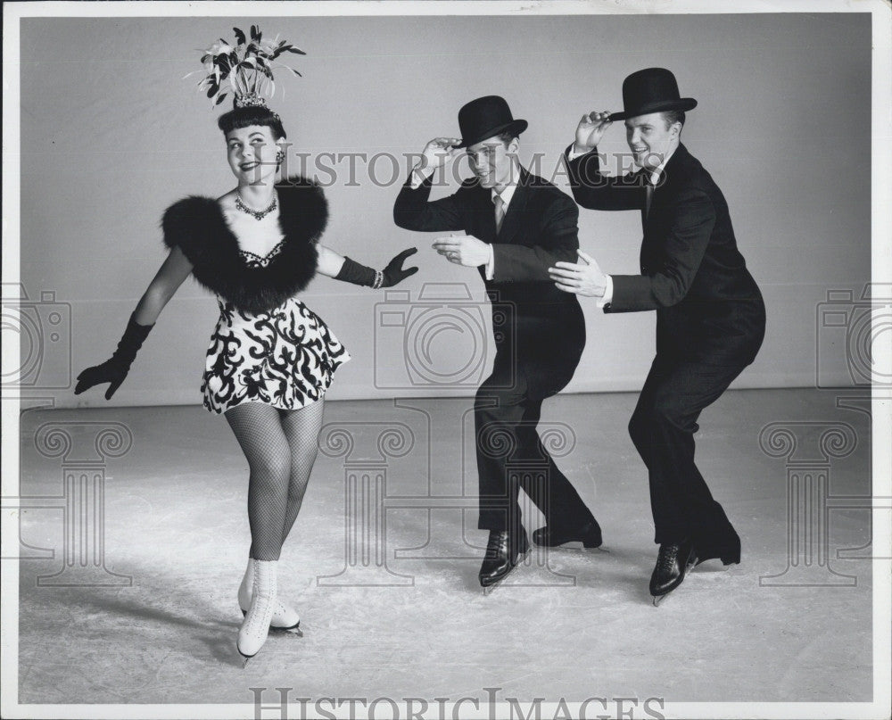 1957 Press Photo Carol Caverly Jim Waldo Gordon Crossland Star In Ice Follies - Historic Images