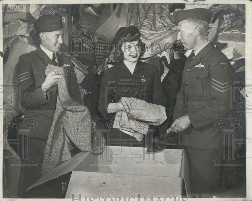 1943 Press Photo Zena martinoff, Sgt William Dobson & Sht Alfres Hampton RAAF - Historic Images
