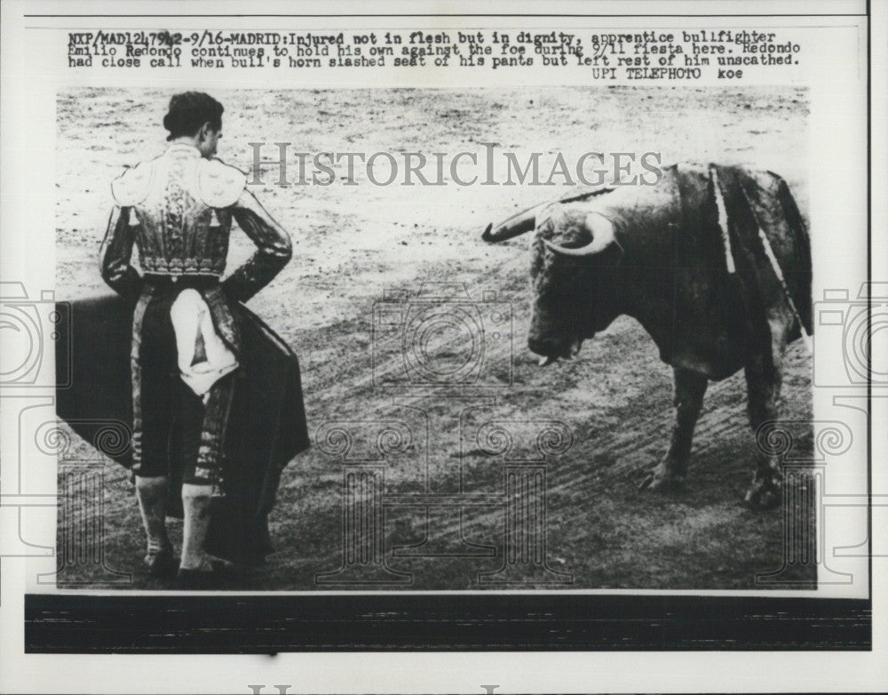 1960 Press Photo Bullfighter, Emilio Redondo in the ring - Historic Images