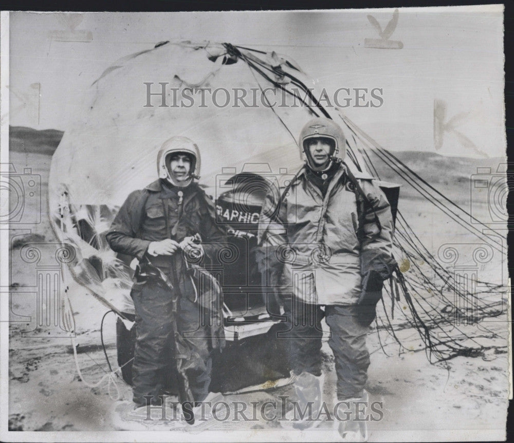 1956 Press Photo Com Malcolm Ross &amp; Com. Morton Lewis for balloon flight - Historic Images