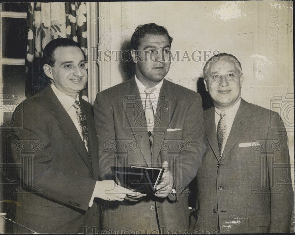 1956 Press Photo Sam Cohen Sportswriter  Boxer Rocky Marciano Julius Helfand - Historic Images