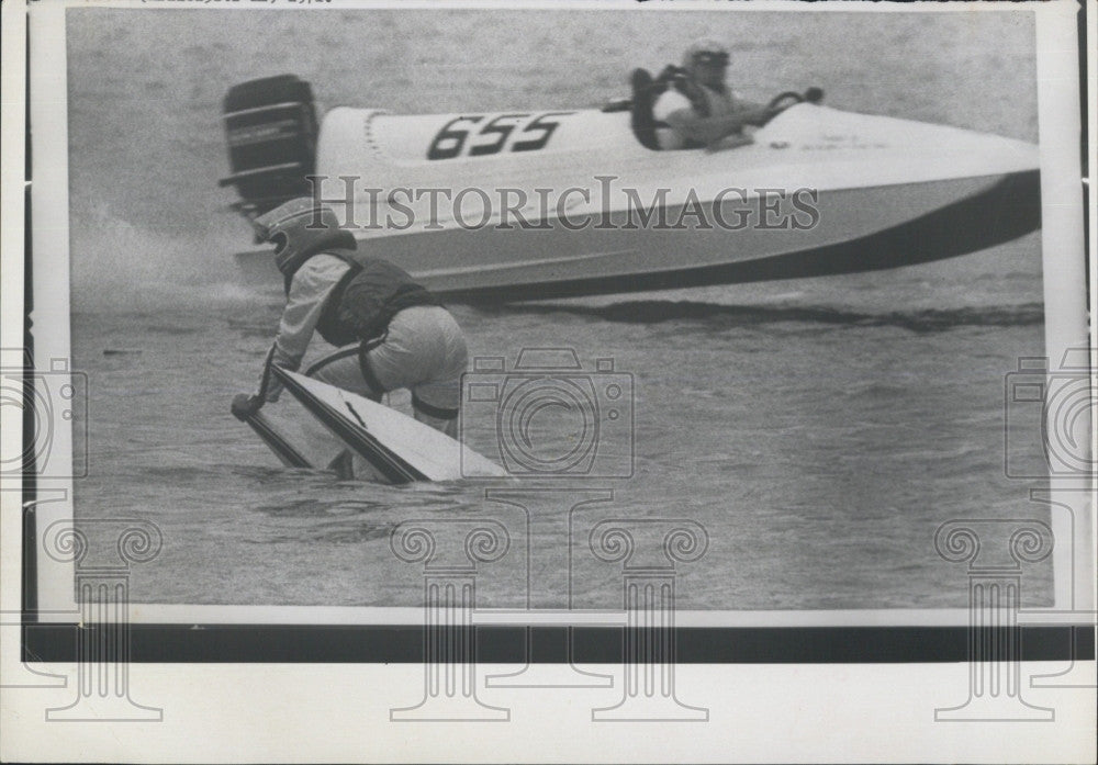 1971 Press Photo Jim Hunt of Orlando Recovers from Hydroplane Accident - Historic Images