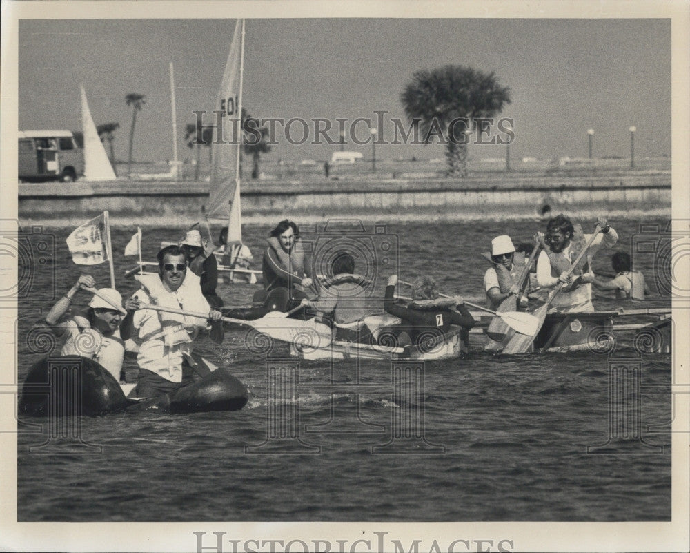 1976 Press Photo &quot;Anything That Floats&quot; Race in St. Petersburg - Historic Images