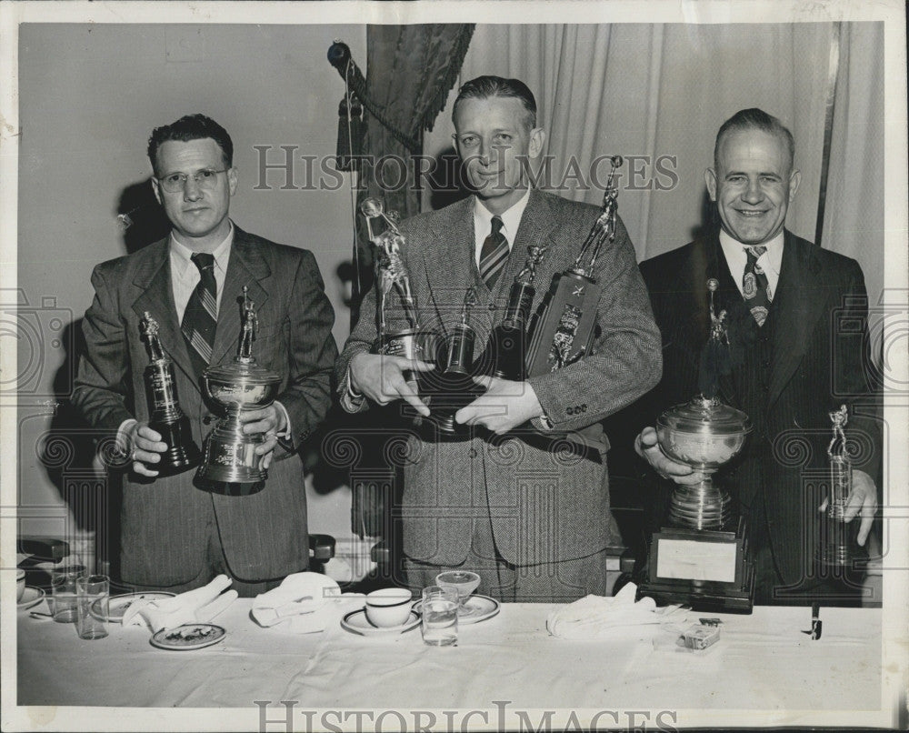 1956 Press Photo Basketball Coach J.E.(Babe) Brown(far right) - Historic Images
