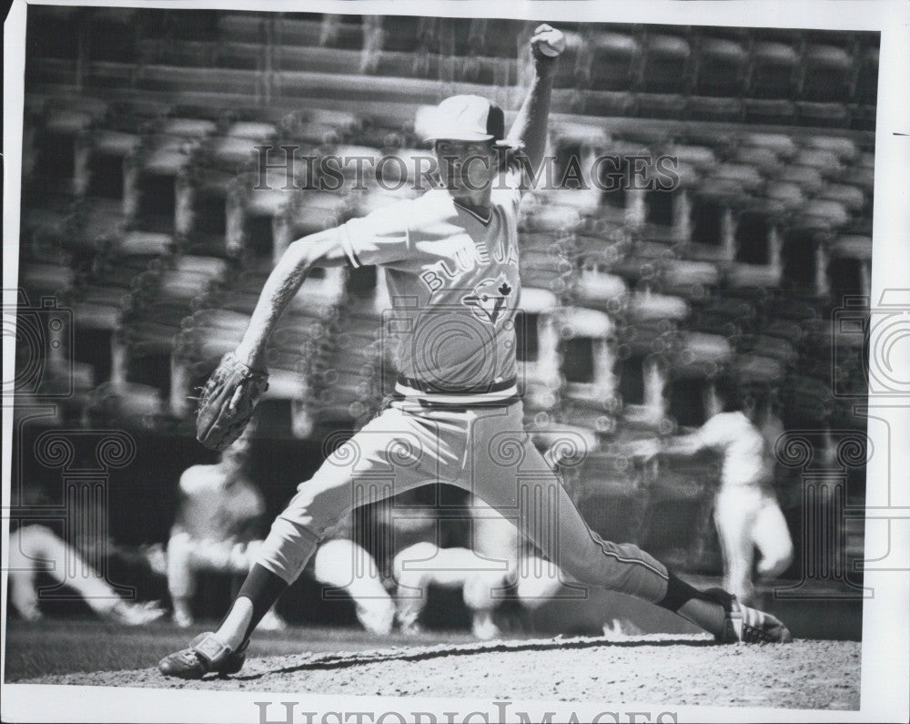 1980 Press Photo Toronto pitcher, Balor Moore in action - Historic Images