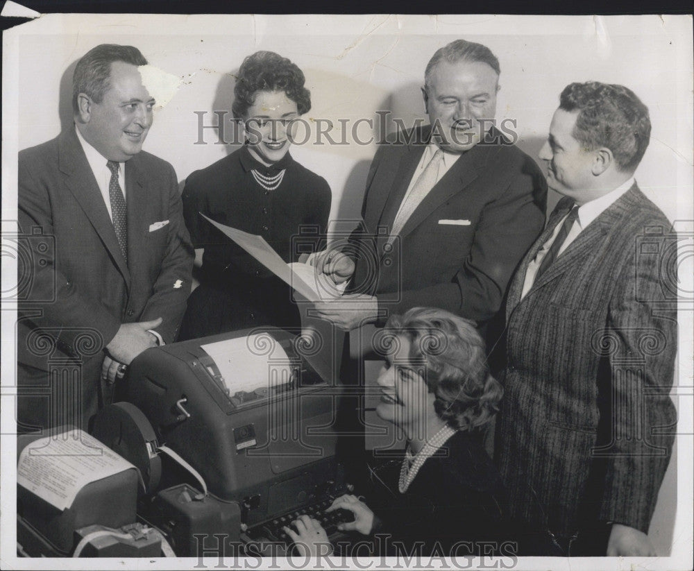 1959 Press Photo Joe McKenn, publicity man for Joe Cronin - Historic Images