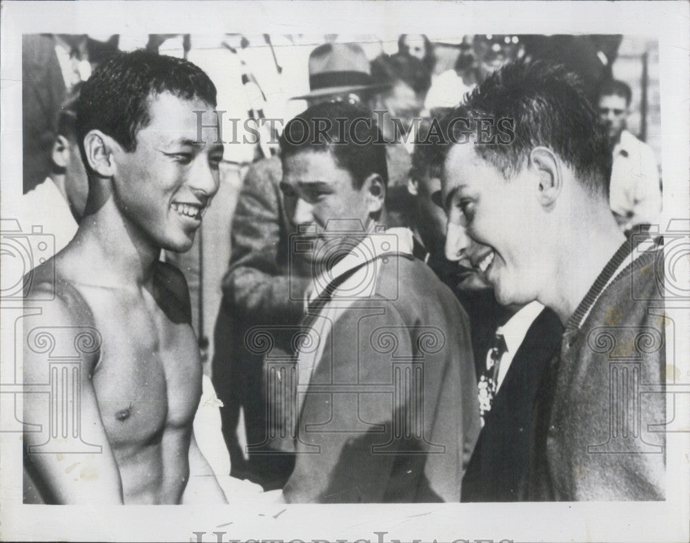 1950 Press Photo John Marshall of Yale &amp; Ford Komo at swim meet - Historic Images