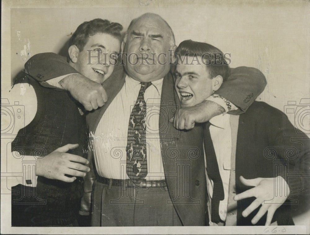 1952 Press Photo Wrestler, Strangler Lewis,and G Sawin &amp; Ed Gilooly - Historic Images