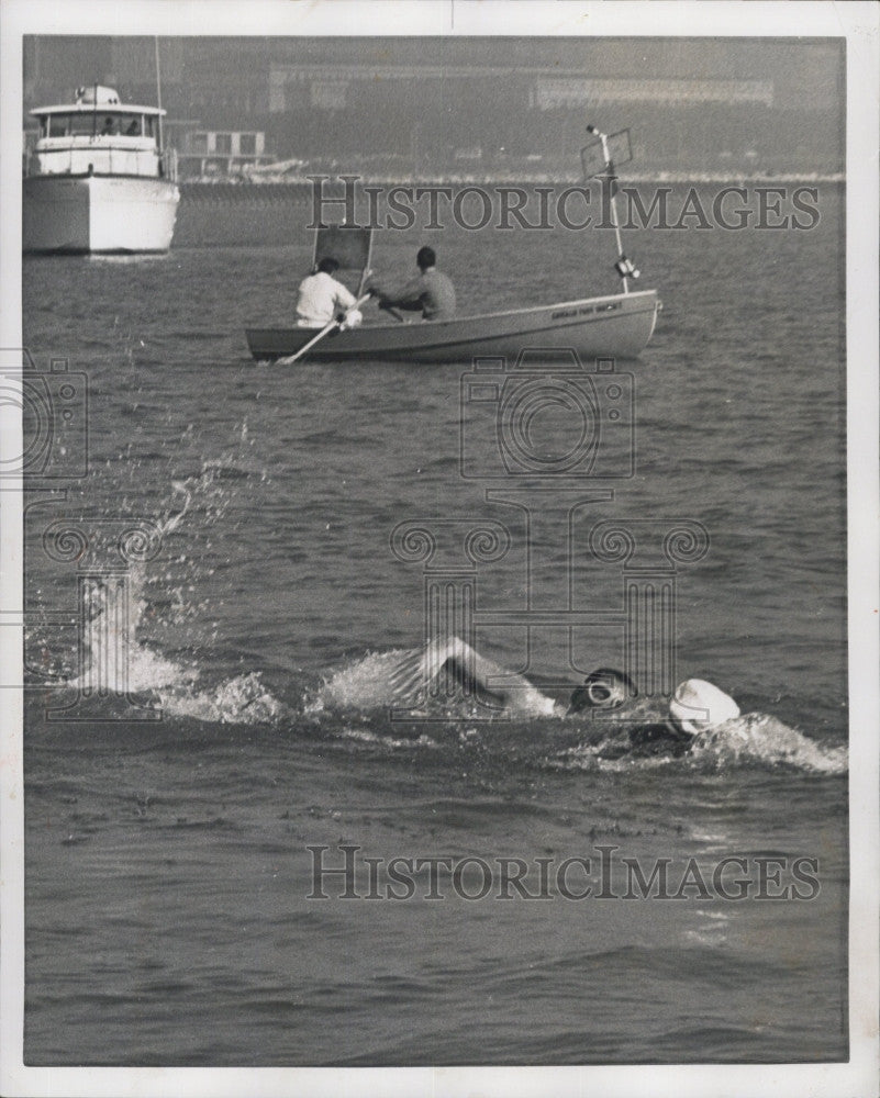 1963 Press Photo Syder Guiscardo, 60-mile race across Lake Michigan - Historic Images