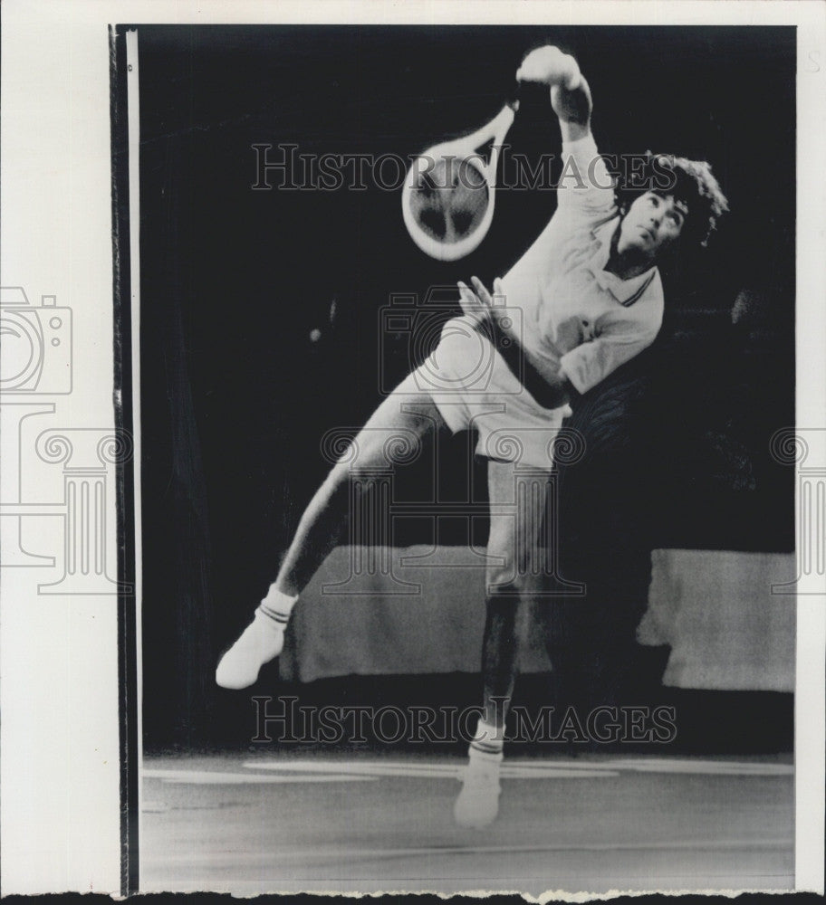 1973 Press Photo Tom Gorman at Rothmans Int&#39;l Tennis Tourn vs. Jan Kodes - Historic Images