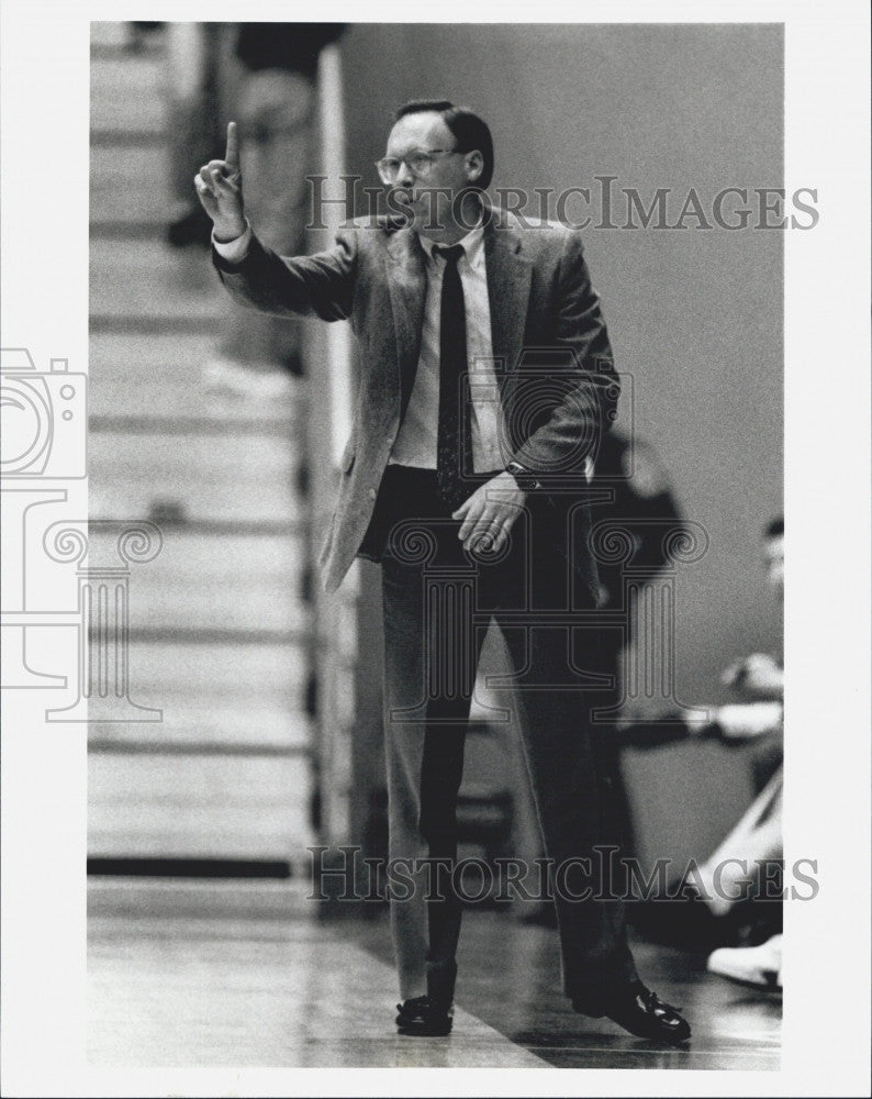 1991 Press Photo Head Coach George Mason Ernie Nestor - Historic Images