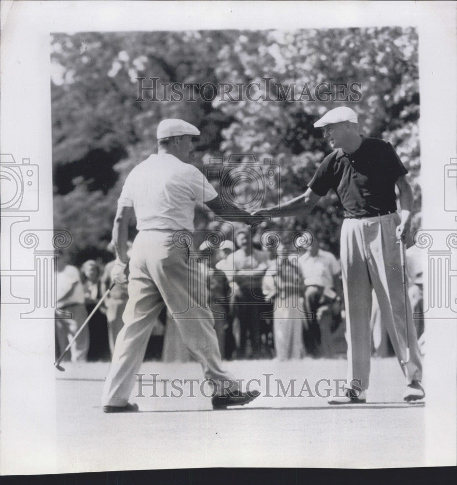 1952 Press Photo Ray Honsberger gets congrats from Jim Ferrier at PGA tournament - Historic Images