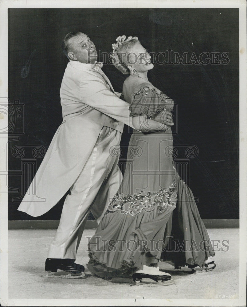 1952 Press Photo Orrin Markhus, Irma Thomas &quot;Ice Capades&quot; - Historic Images