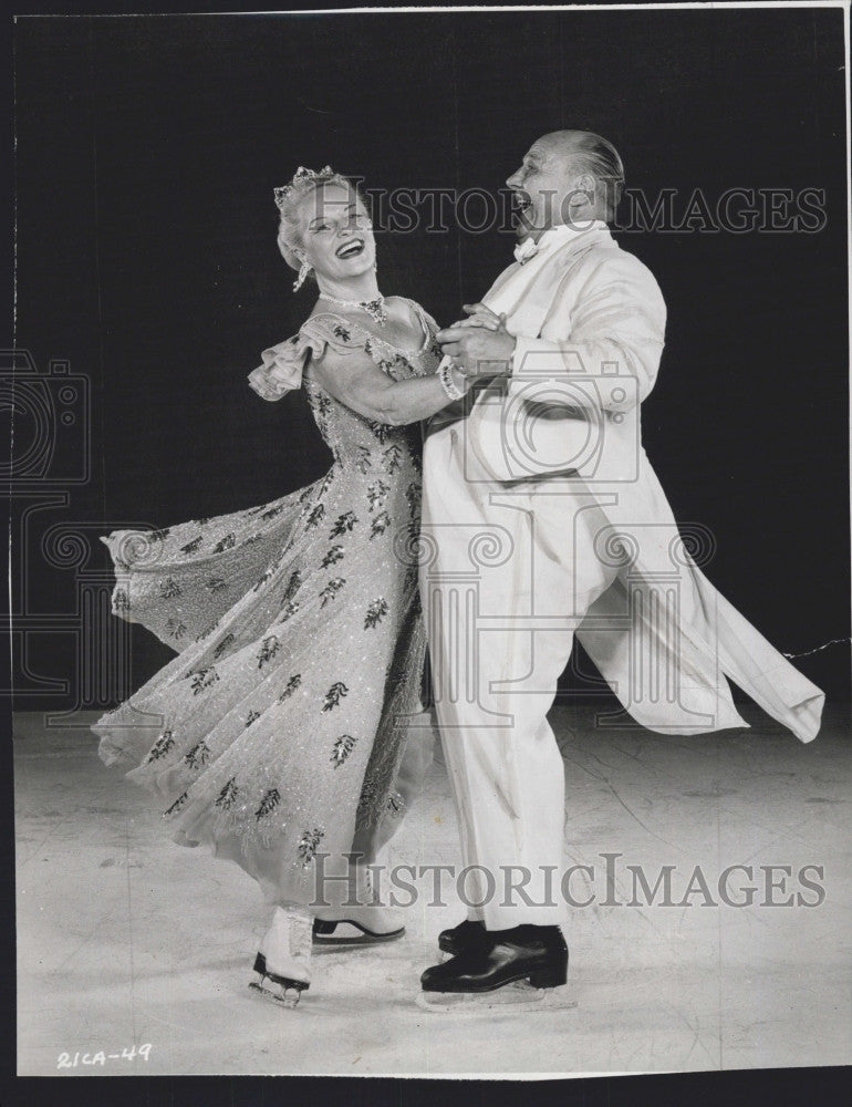 1960 Press Photo Orrin Markhus, Irma Thomas &quot;Ice Capades&quot; - Historic Images