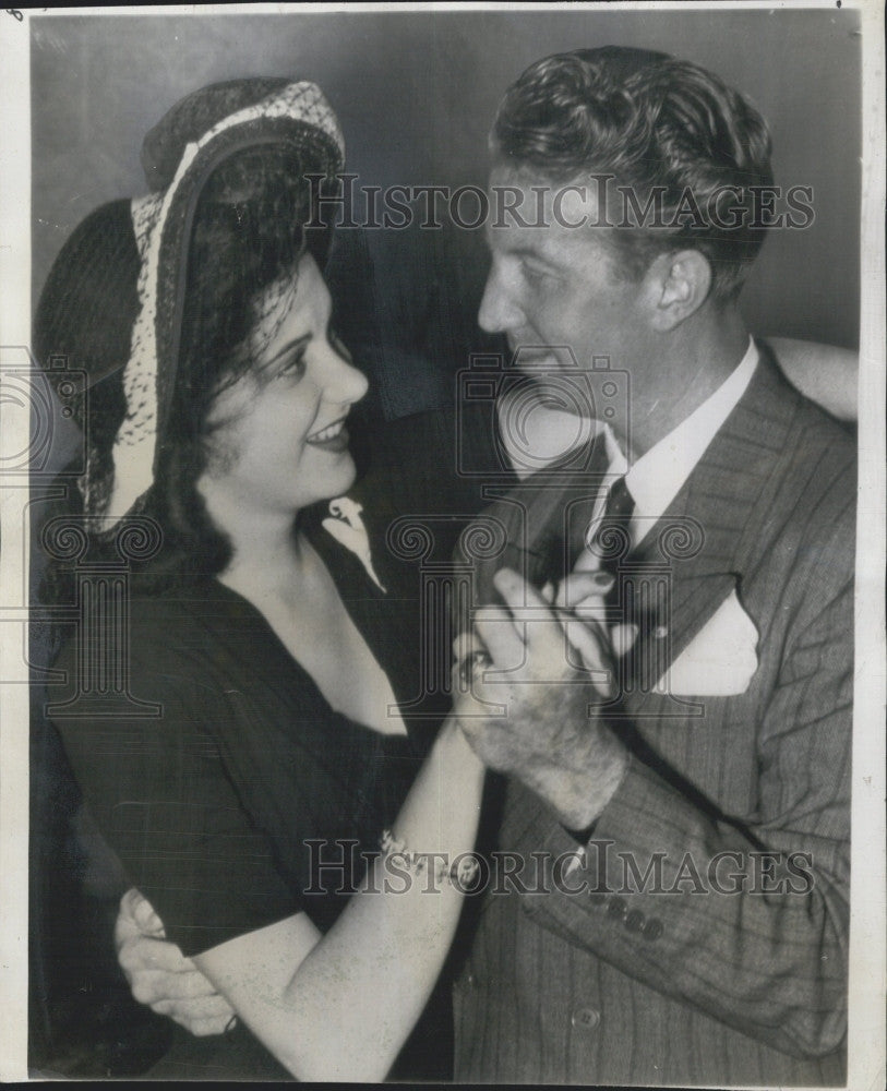 1941 Press Photo Mr. and Mrs. J. Donald Budge - Historic Images