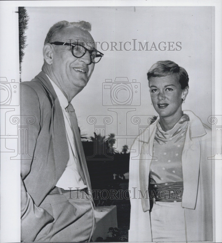 1957 Press Photo Skater Donna Atwood &amp; Husband Reach Divorce Settlement - Historic Images