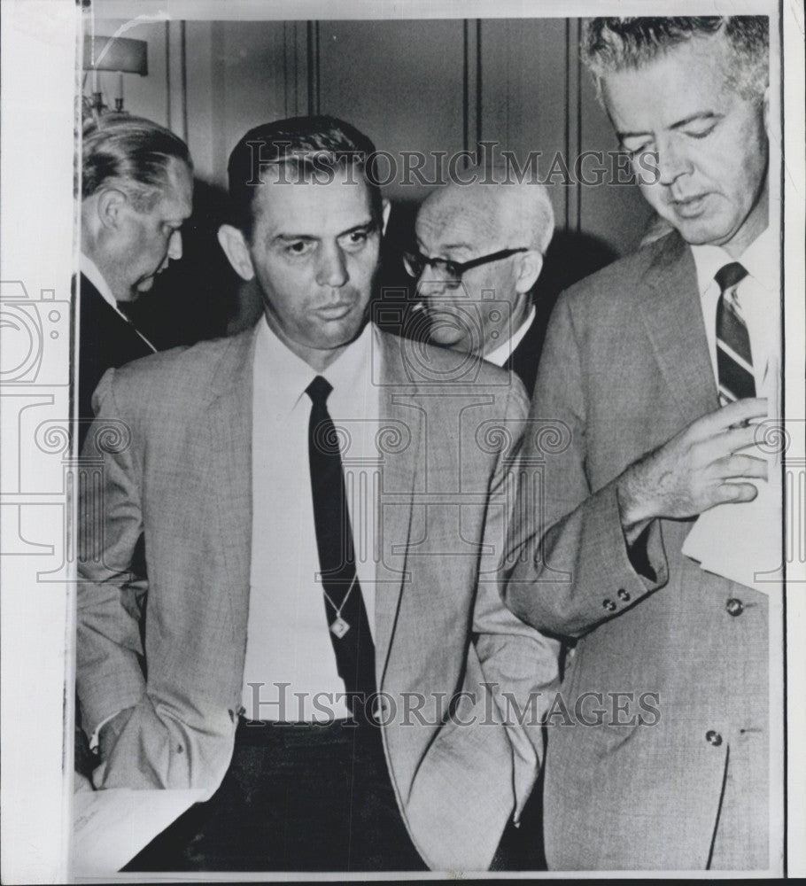 Press Photo Delmer Ennis Philadelphia Phillies Fielder - RRW74107 -  Historic Images