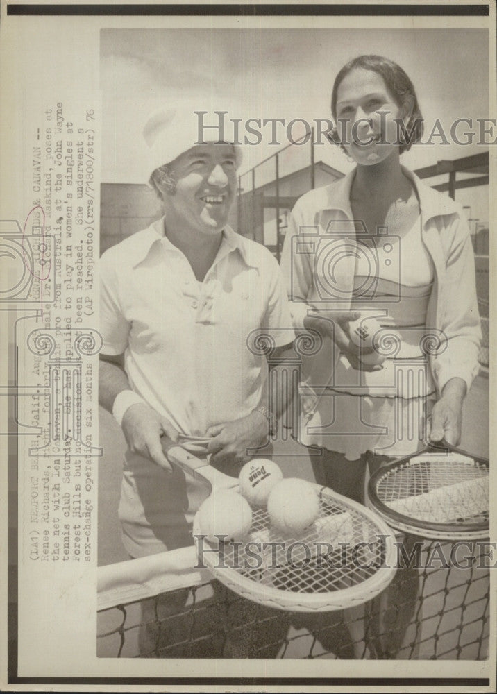 1976 Press Photo Renee Richards and Len Canevan at Tennis Championships - Historic Images