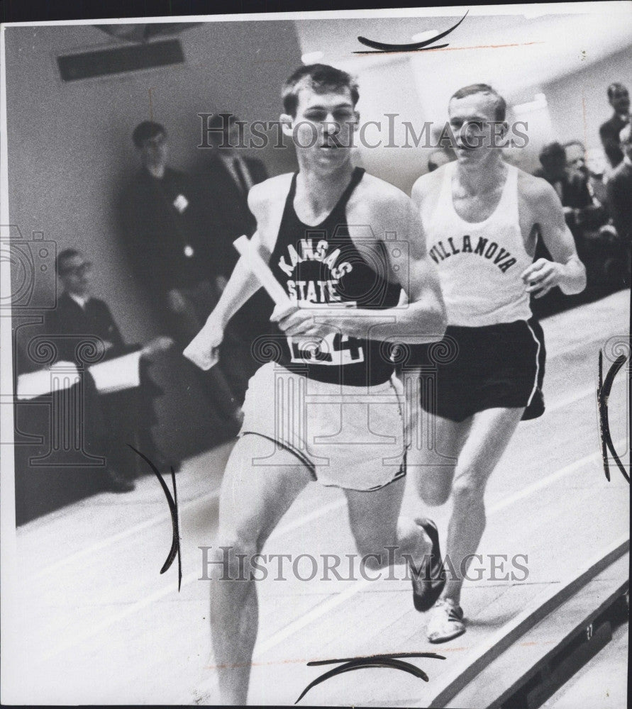 1967 Press Photo Conrad Nightingale Medlay Relay - Historic Images