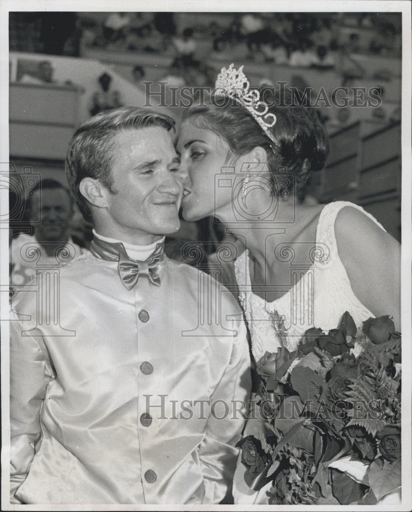 1969 Press Photo Richard Hollingsworth &amp; Seafair Queen Cynthia Lee - Historic Images