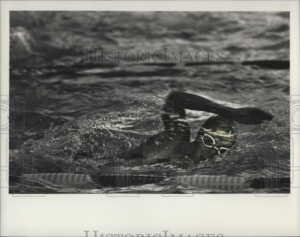 1991 Press Photo Marilyn Becker Swims Laps - Historic Images