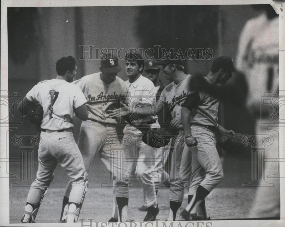 1971 Press Photo LA Dodgers Fairbanks and teammates - Historic Images