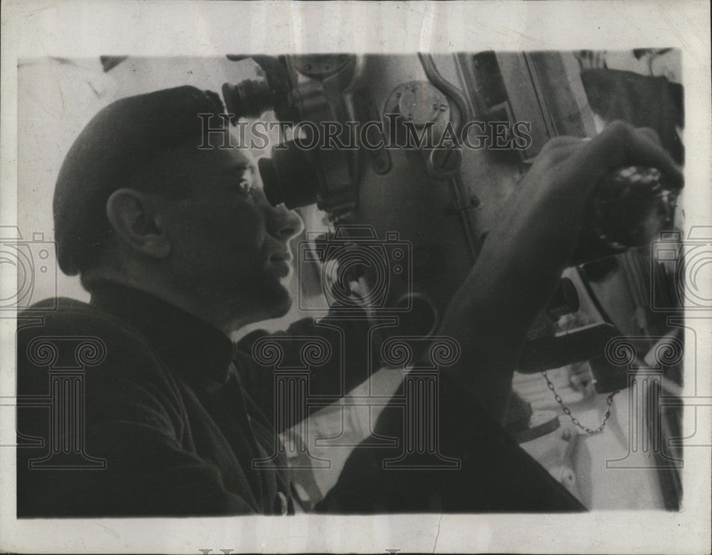 1943 Press Photo Lt Captain Alexei Konovalov 2nd in command of sub Russia Navy - Historic Images