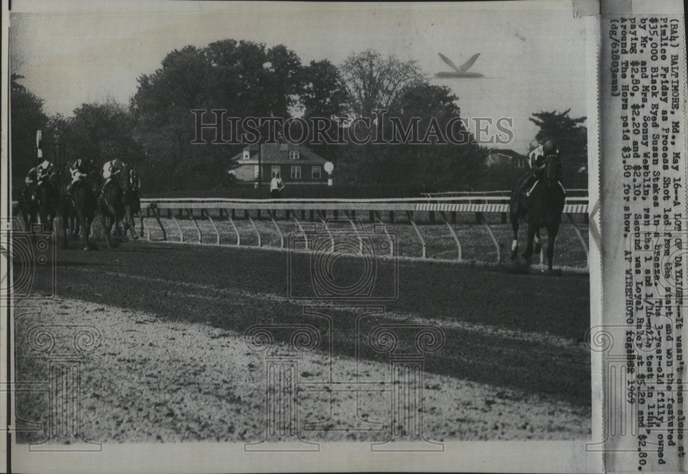 1969 Press Photo Process Shot leads at Pimlico horse race - Historic Images