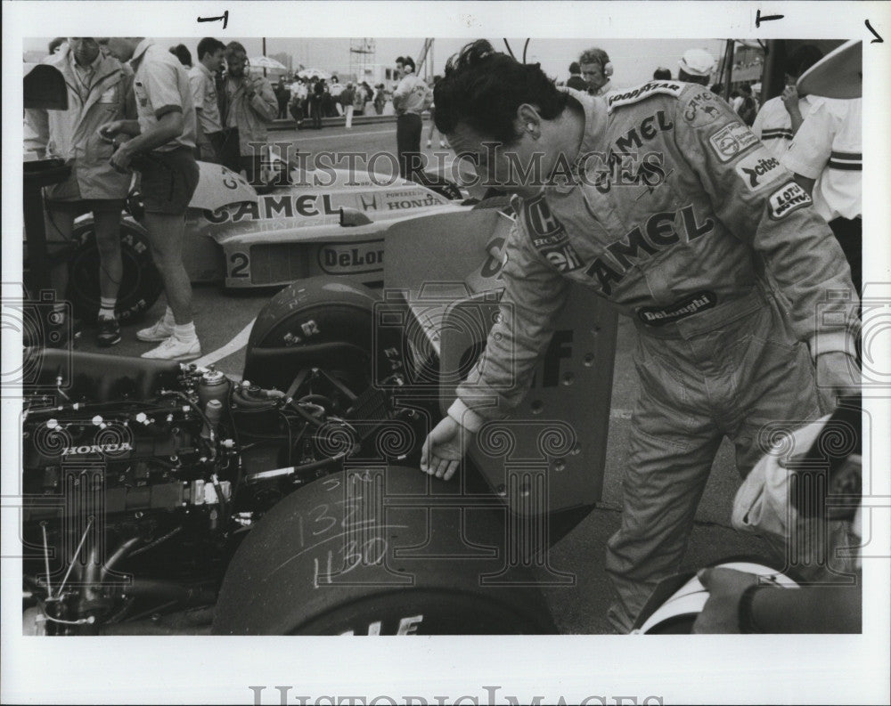 1987 Press Photo Satori Nakajima and his race car - Historic Images