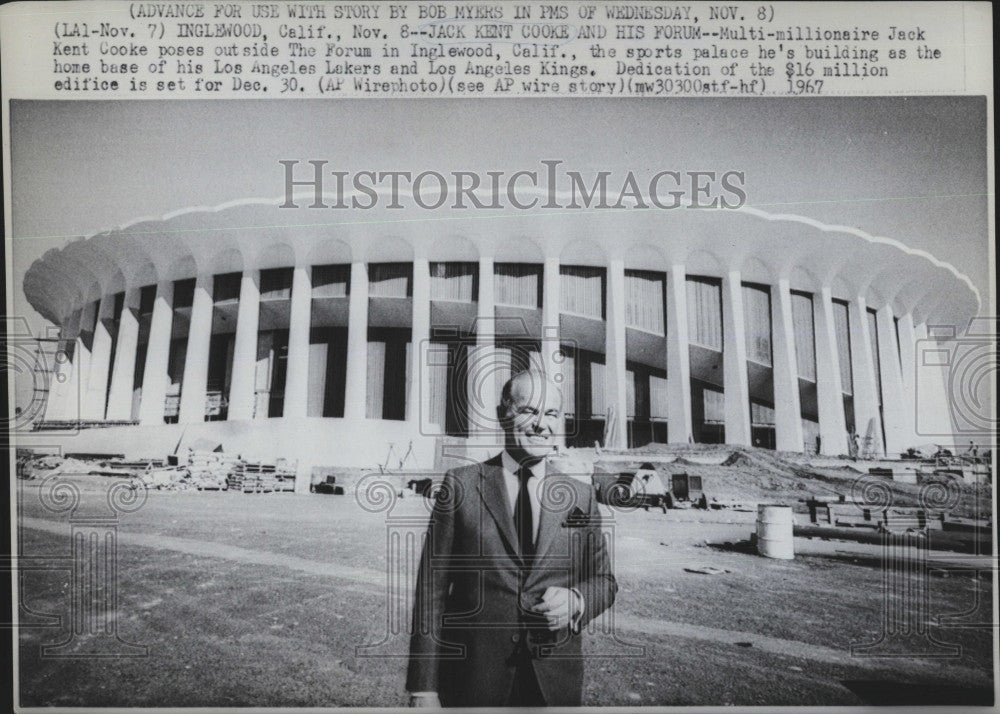 1967 Press Photo Jack Cooke and Forum Funded By Him in Inglewood - Historic Images