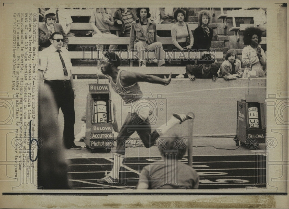 1972 Press Photo Rodney Milburn of Southern U at 110 high hurdles - Historic Images