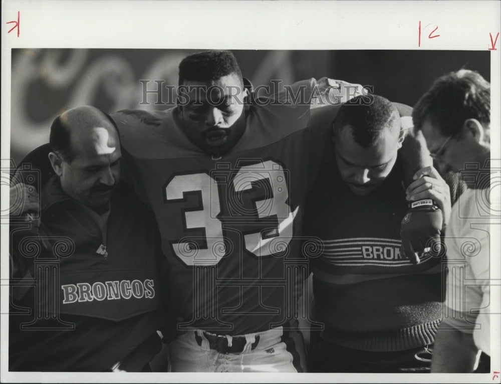 1991 Press Photo Denver Broncos, Robert Perryman injured - Historic Images