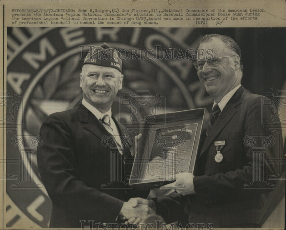 1972 Press Photo John Geiger, American Legion, Bowie Kuhn, Baseball Commissioner - Historic Images