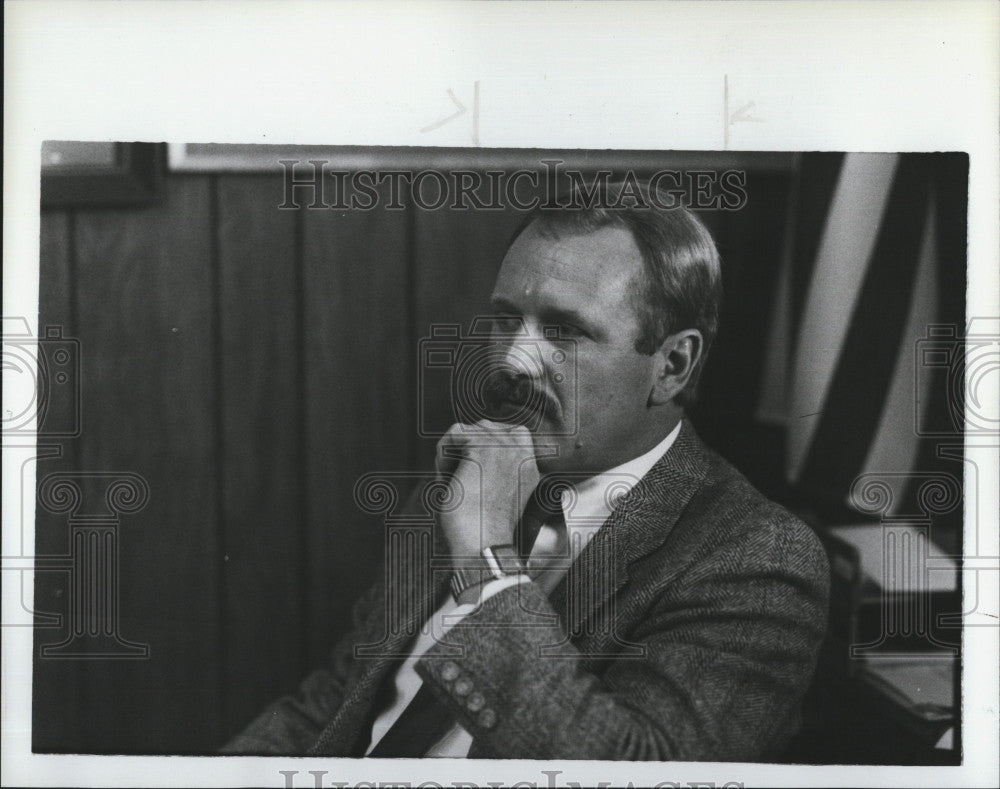 1989 Press Photo Mayor Camaron Priebe of Taylor ,Mass. - Historic Images