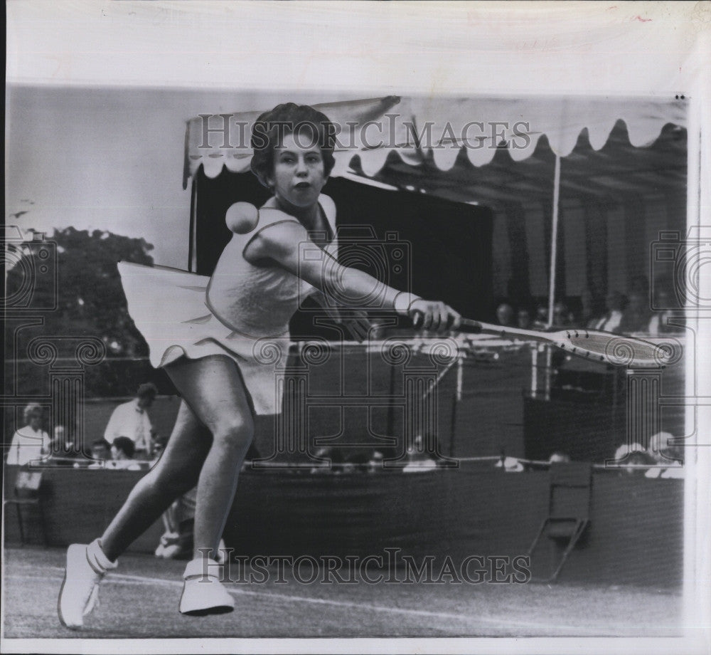 1964 Press Photo Brazilian Tennis Player Maria Bueno - Historic Images