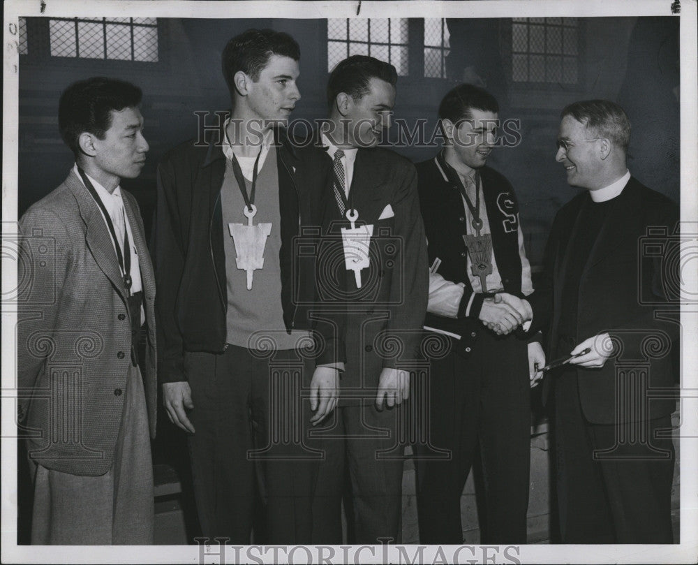 1953 Press Photo Seattle Uiversity Students Alpha Sigma Nu - Historic Images