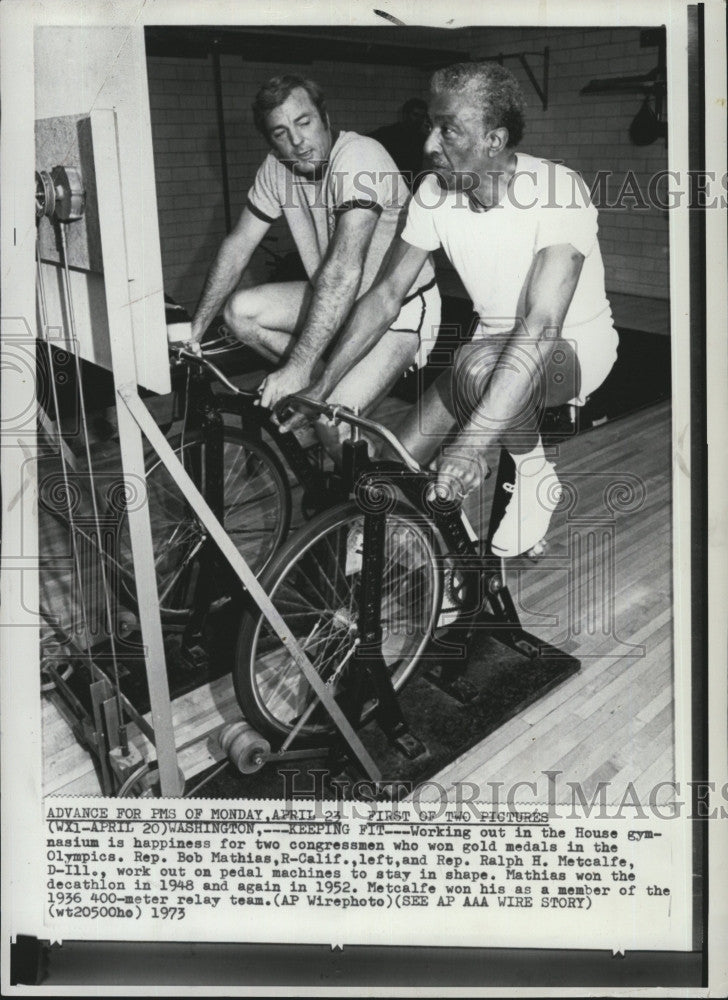 1973 Press Photo Rep Bob Mathias &amp; Rep Ralph Metcalfe - Historic Images