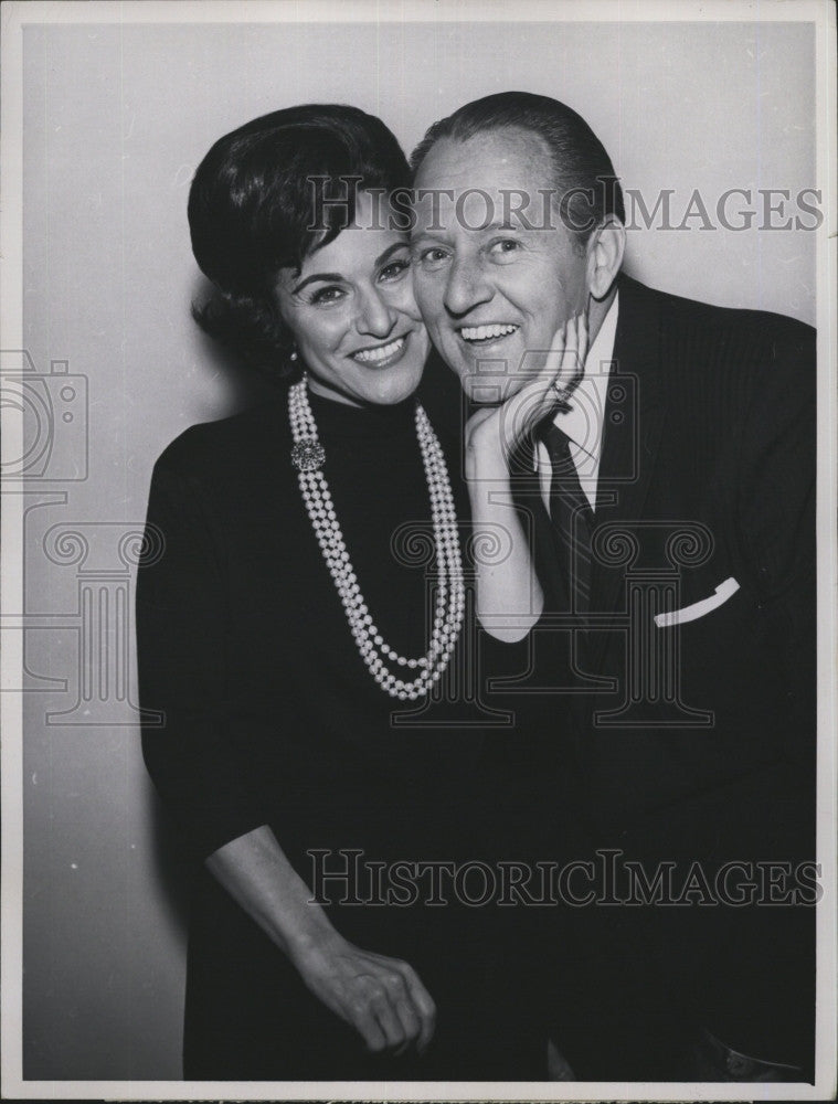 1963 Press Photo Abigail Van Buren &amp; Art Linkletter on &quot;The Art Linkletter Show&quot; - Historic Images