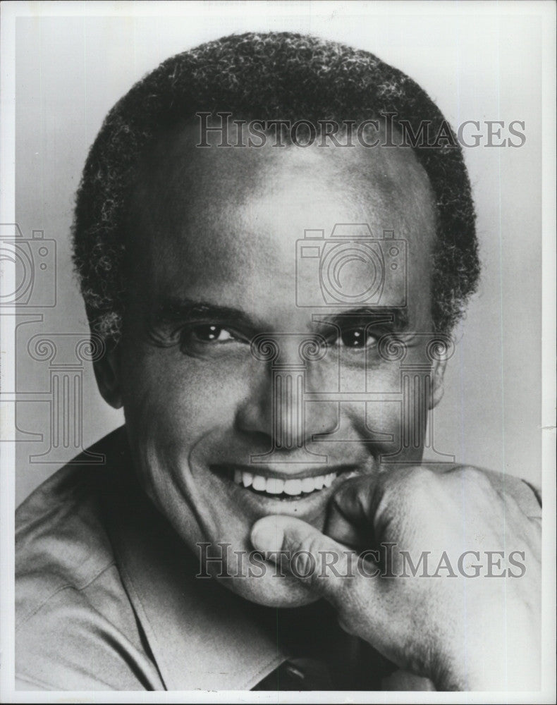 Press Photo Singer Entertainer Harry Belafonte - Historic Images