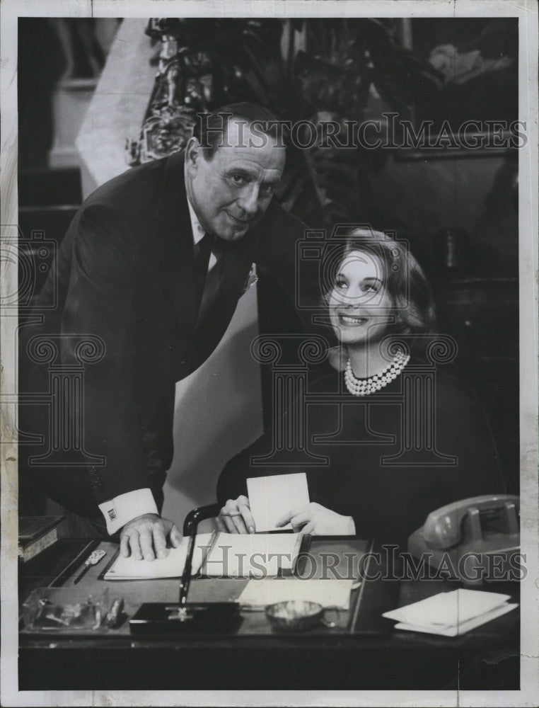 1962 Press Photo Sun and black ronde - Historic Images