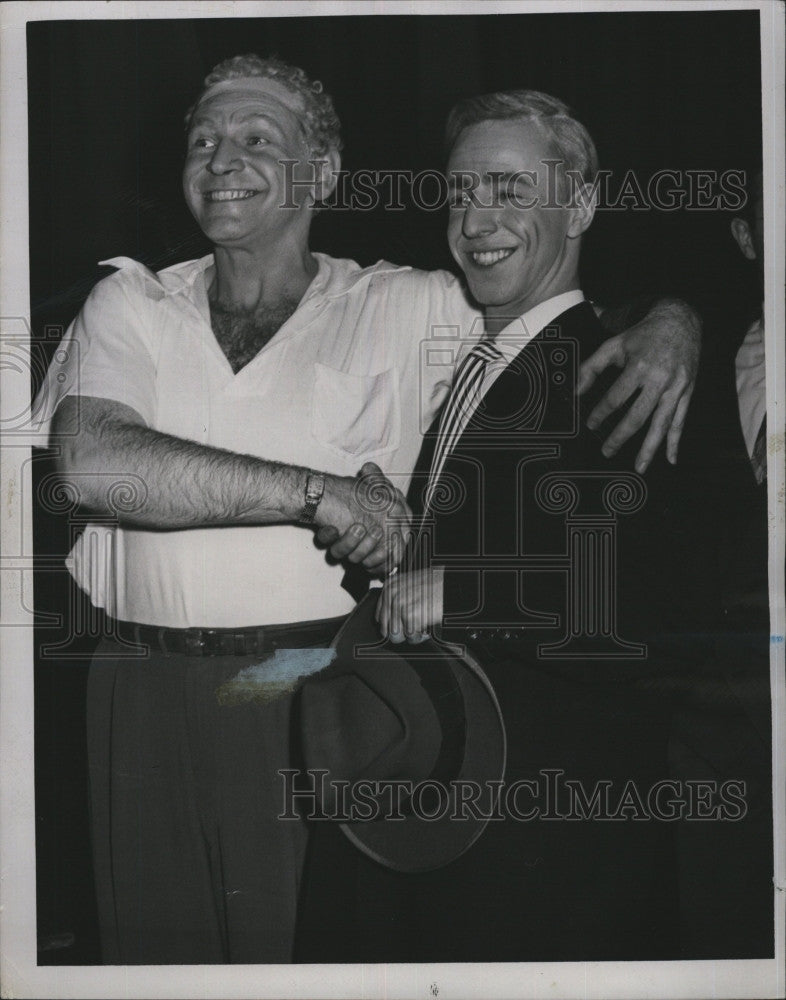 1950 Press Photo Paul Jacobs as Bill Veeck and Tom O'Connell as Ellis Ryan - Historic Images