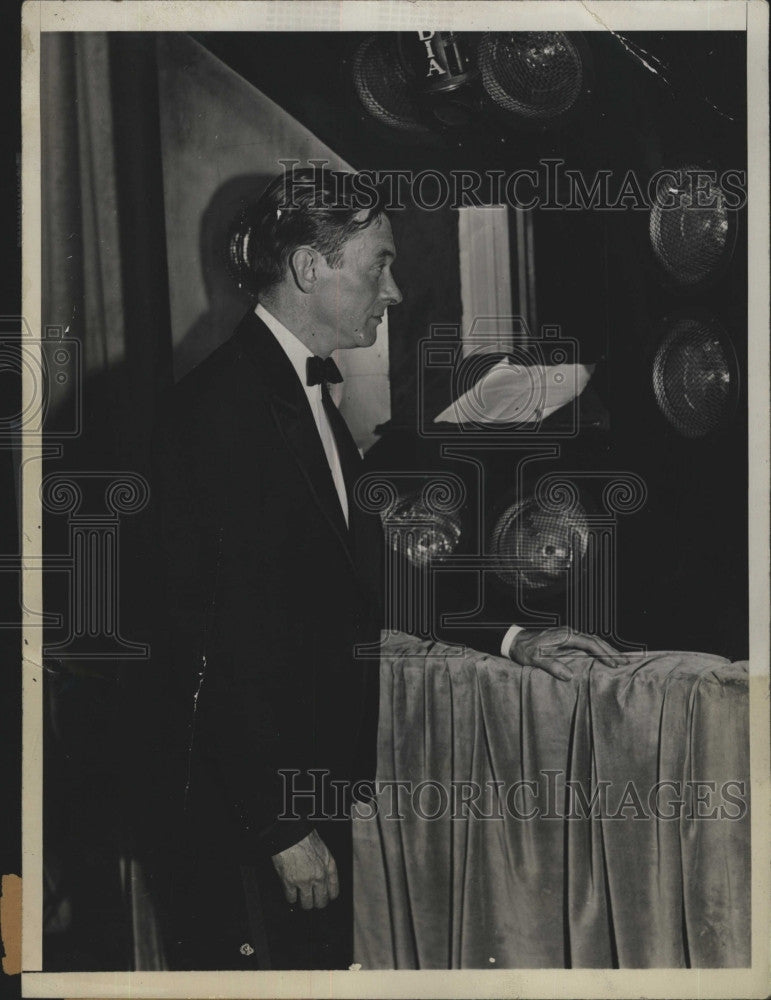 1931 Press Photo Mayor James Walker of New York in front of Photo Electric Cells - Historic Images