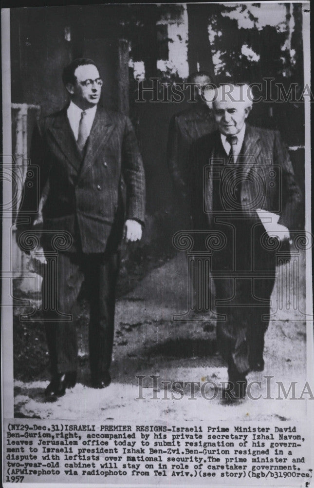 1957 Press Photo Israeli Prime Minister David Ben-Gurion and Sec. Izhal Navon. - Historic Images