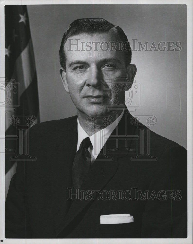 1953 Press Photo Kenneth Belieu  Asst Secretary of Nay Installations - Historic Images