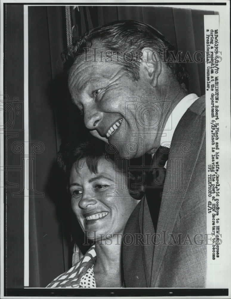 1970 Press Photo Robert Finch and his wife Carol at a reception - Historic Images