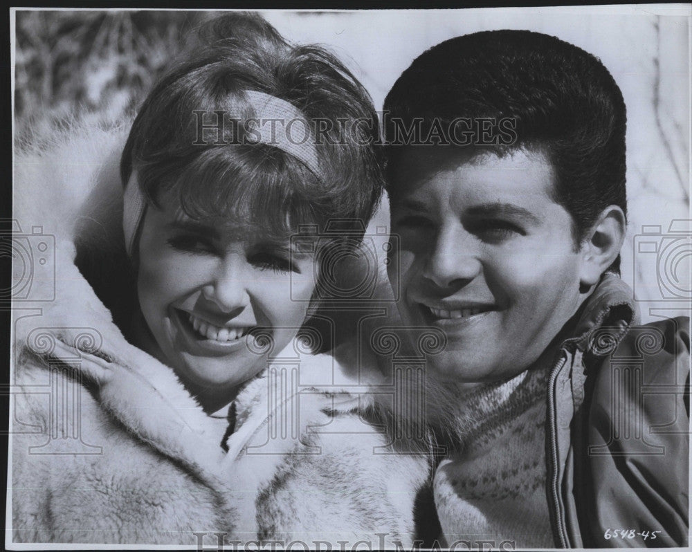 1965 Press Photo Deborah Walley and Frankie Avalon in &quot;Ski Party&quot; - Historic Images