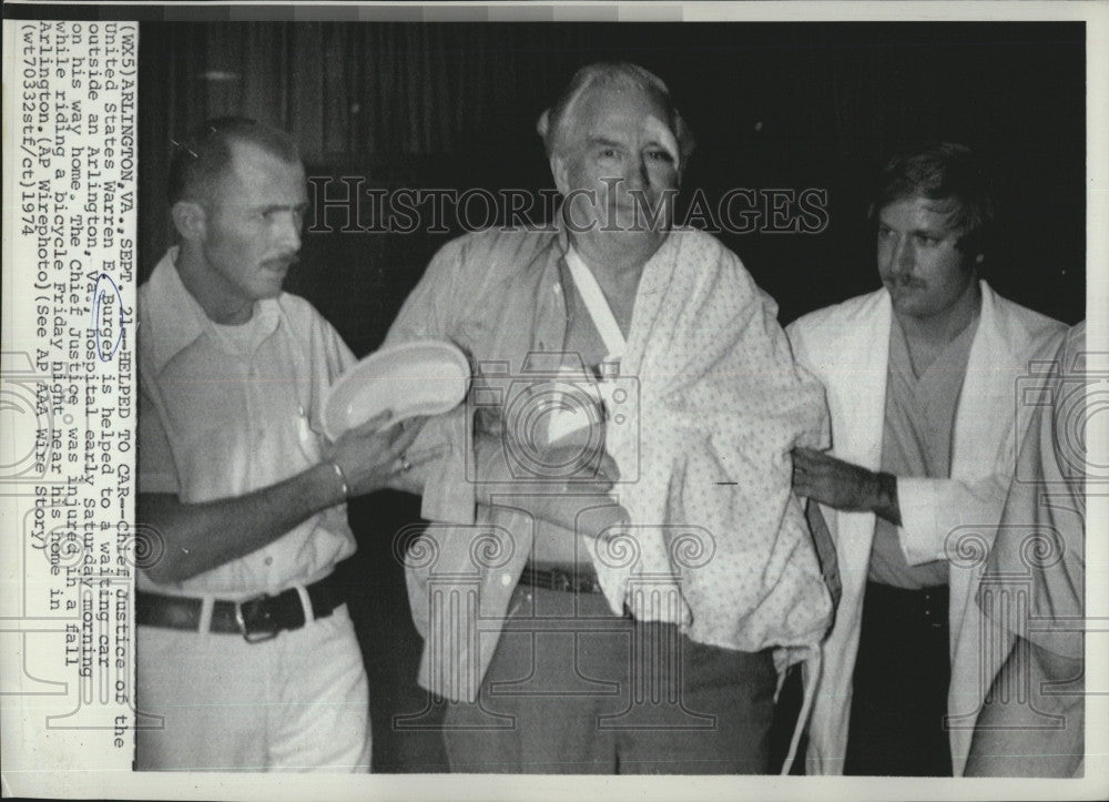 1974 Press Photo Warren Burger US Chief Justice Hospital Arlington Virginia - Historic Images