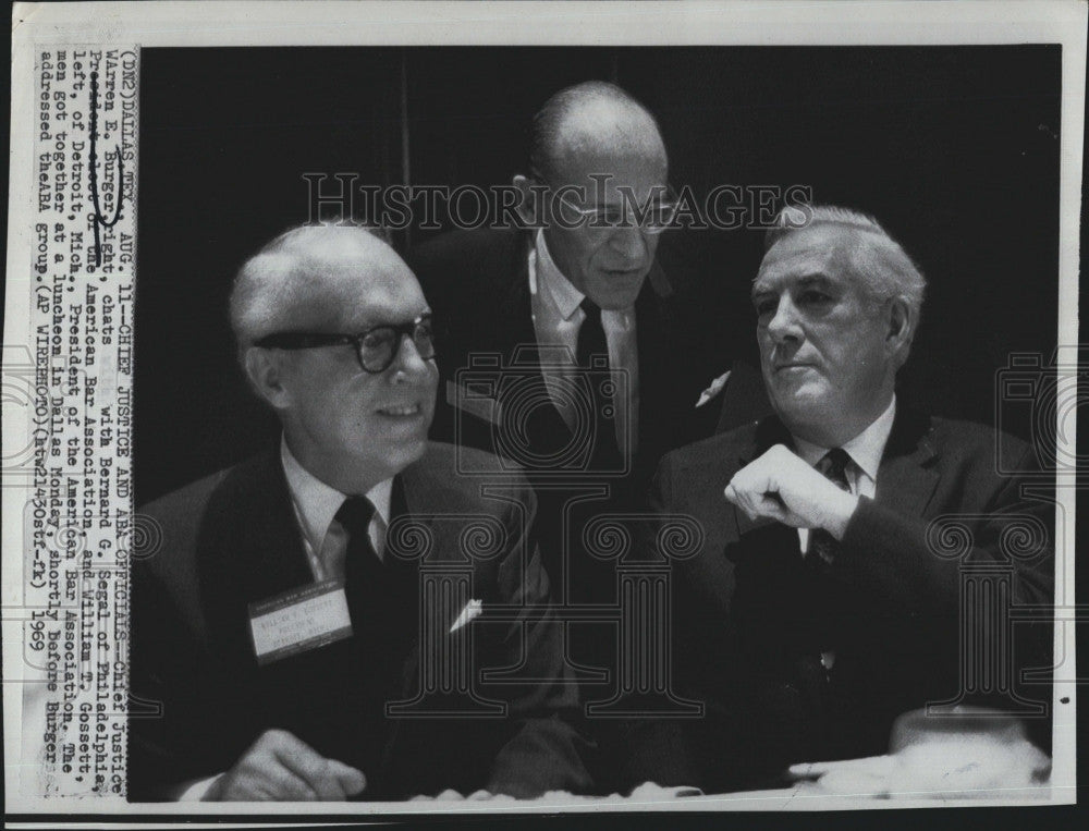 1969 Press Photo US Chief Justice Warren Burger Bernard Segal William Gossett - Historic Images