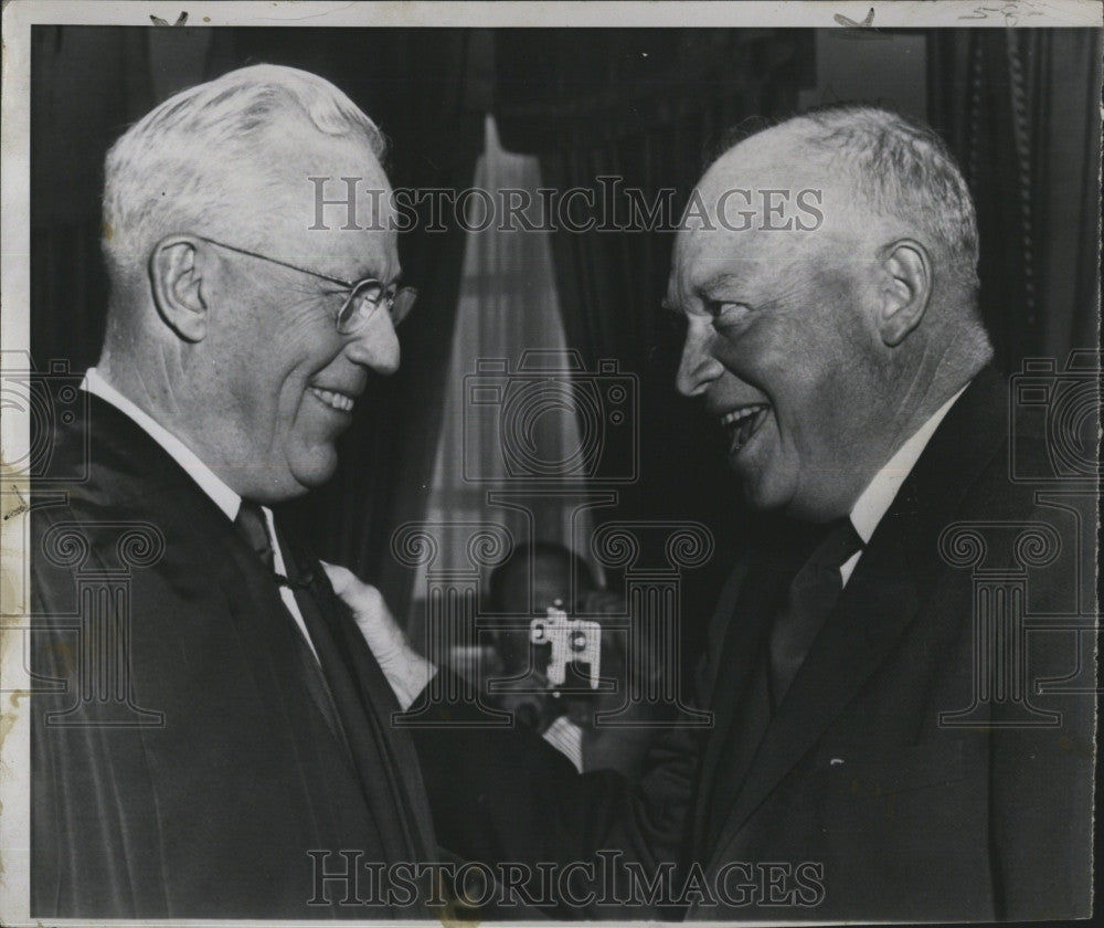 1954 Press Photo Earl Warren and President Eisenhower in Washington - Historic Images