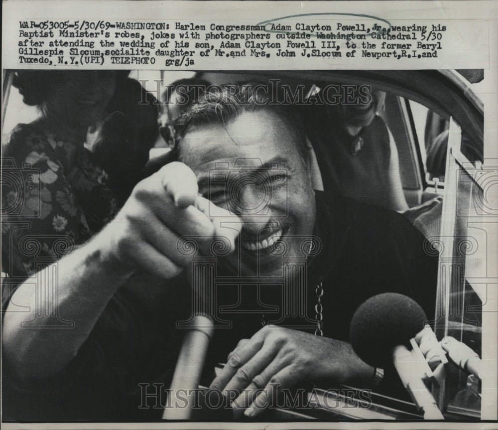 1969 Press Photo Adam Clayton Powell, Congressman With Reporters at Wedding - Historic Images